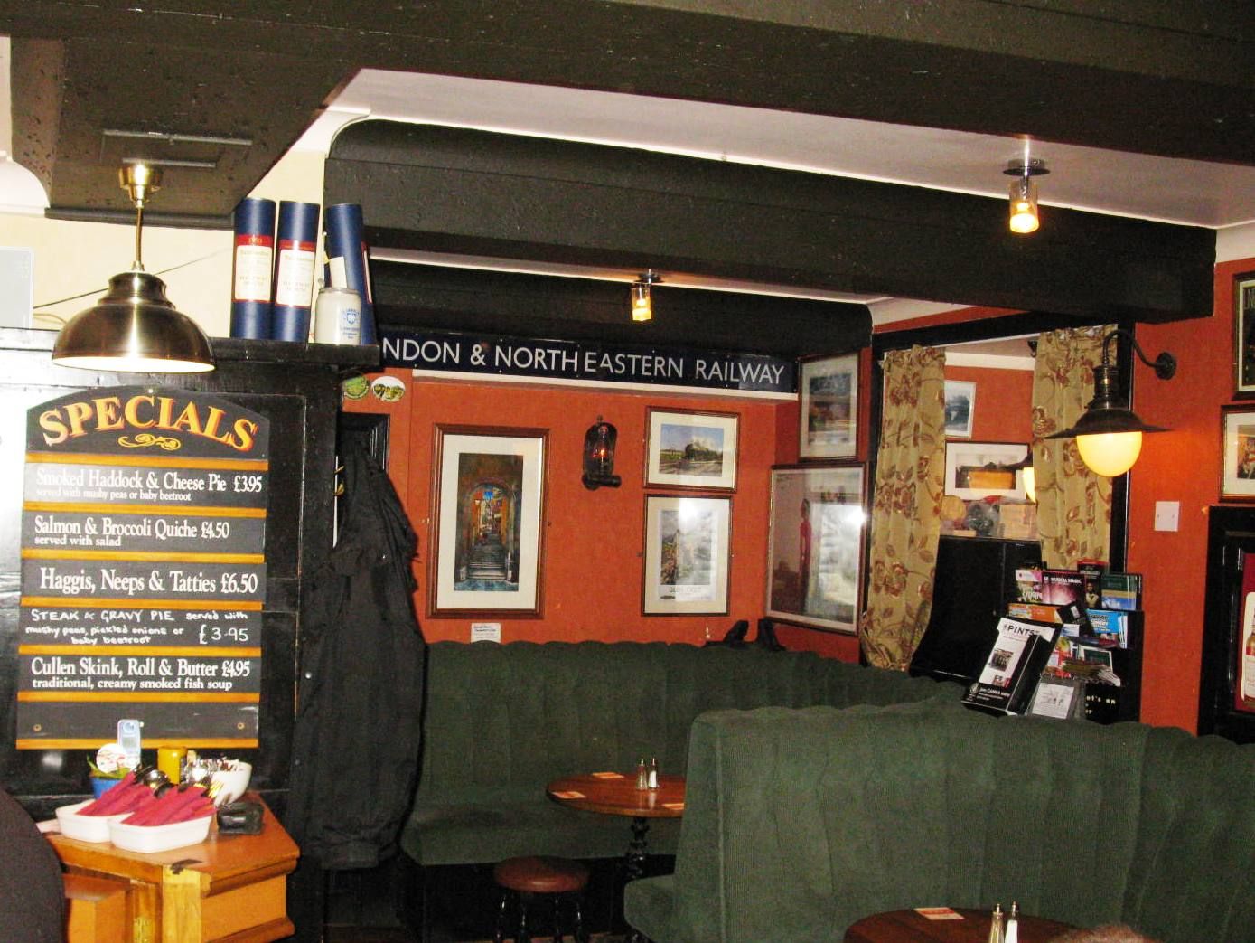 (Pub, Bar). Published on 12-04-2015