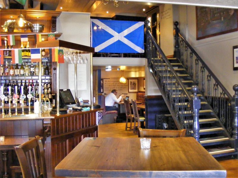 (Pub, Bar). Published on 27-07-2021