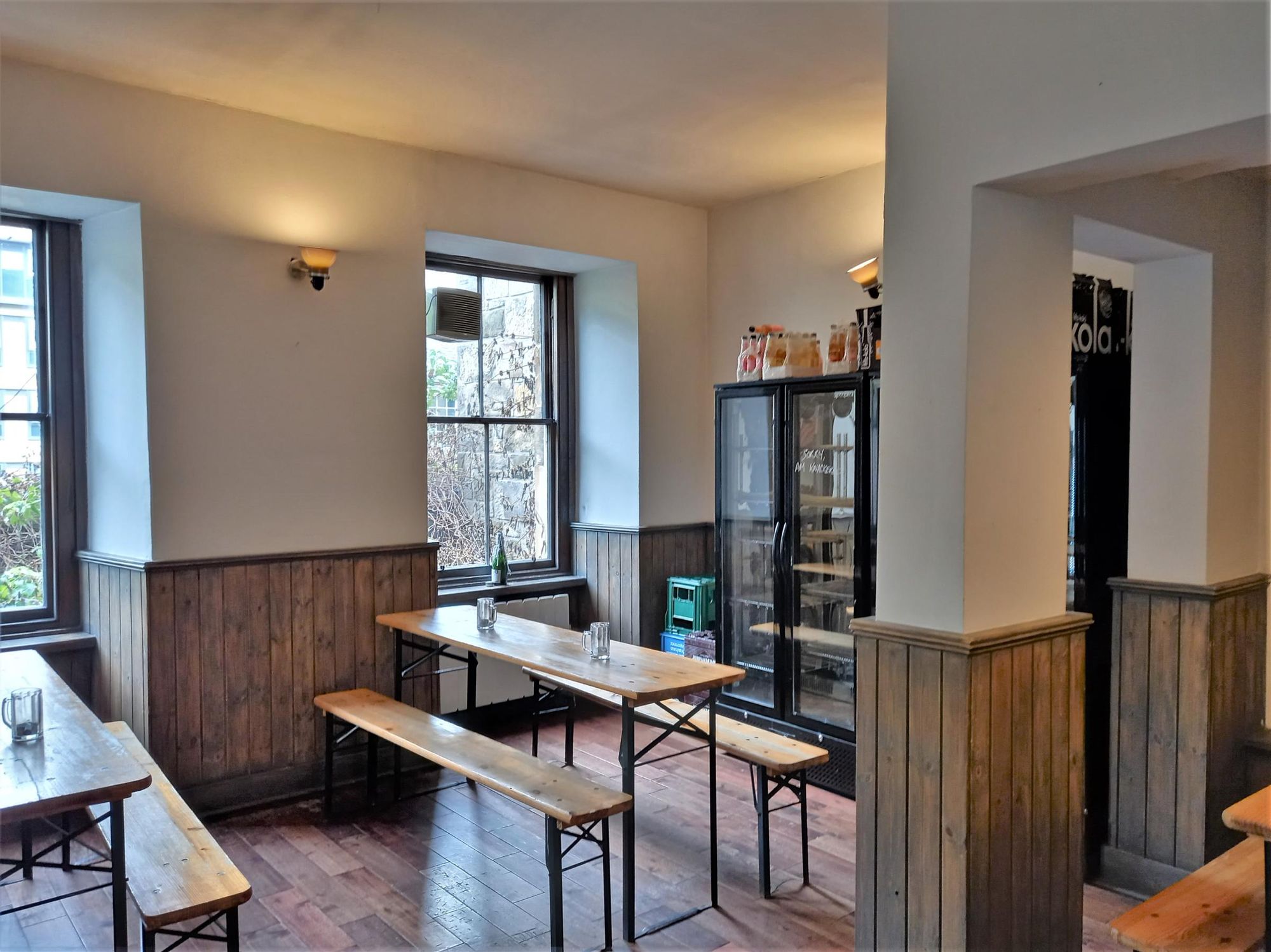 (Pub, Bar). Published on 13-08-2023
