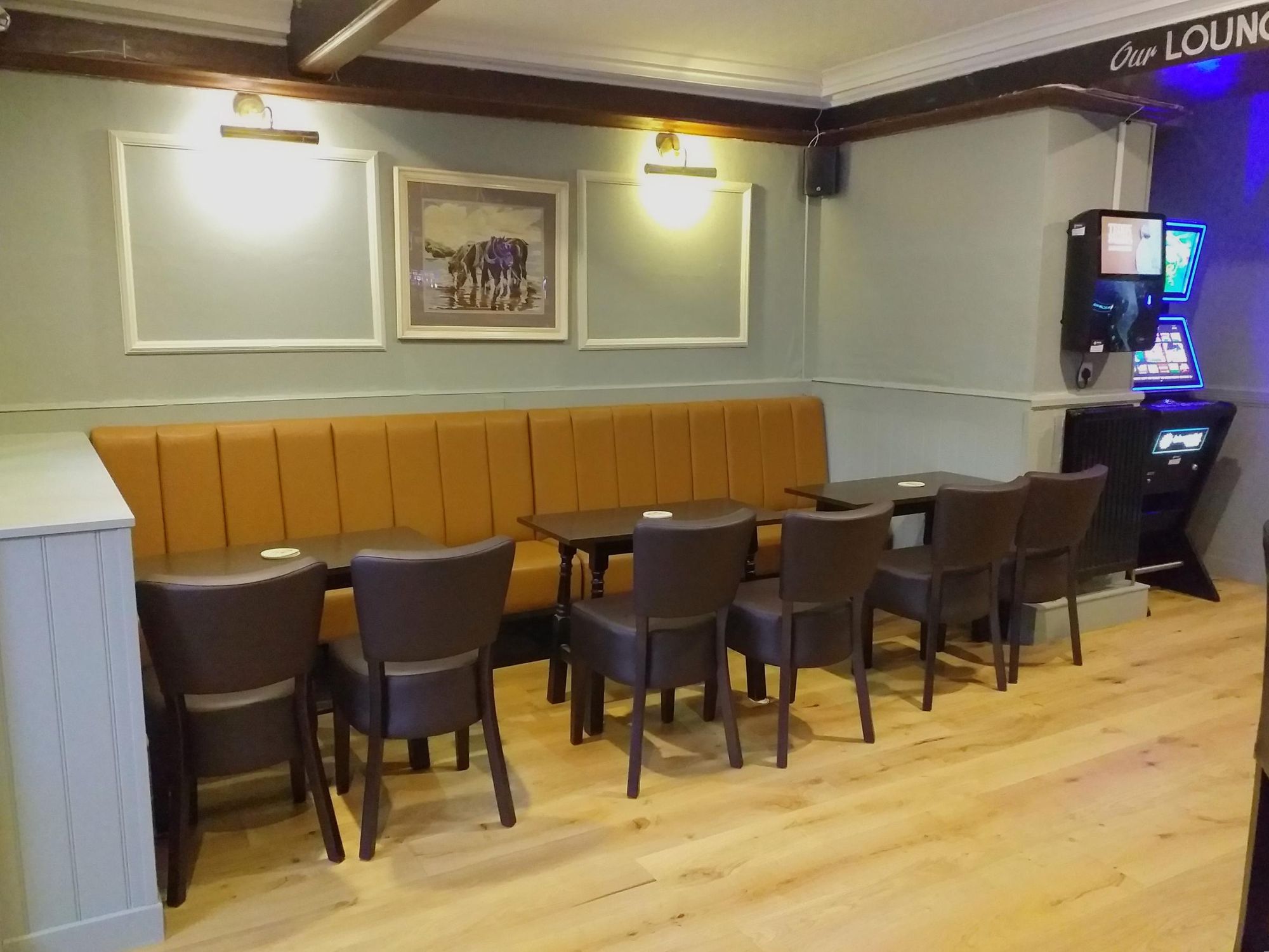 (Pub, Bar). Published on 04-11-2024