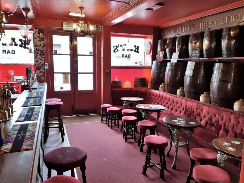 (Pub, Bar). Published on 18-05-2022 