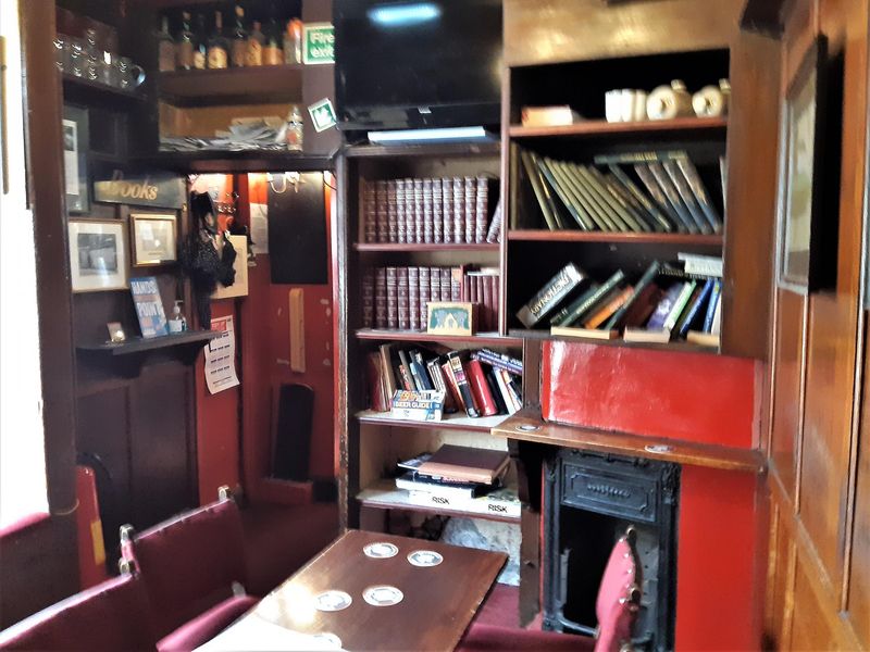 (Pub, Bar). Published on 18-05-2022 
