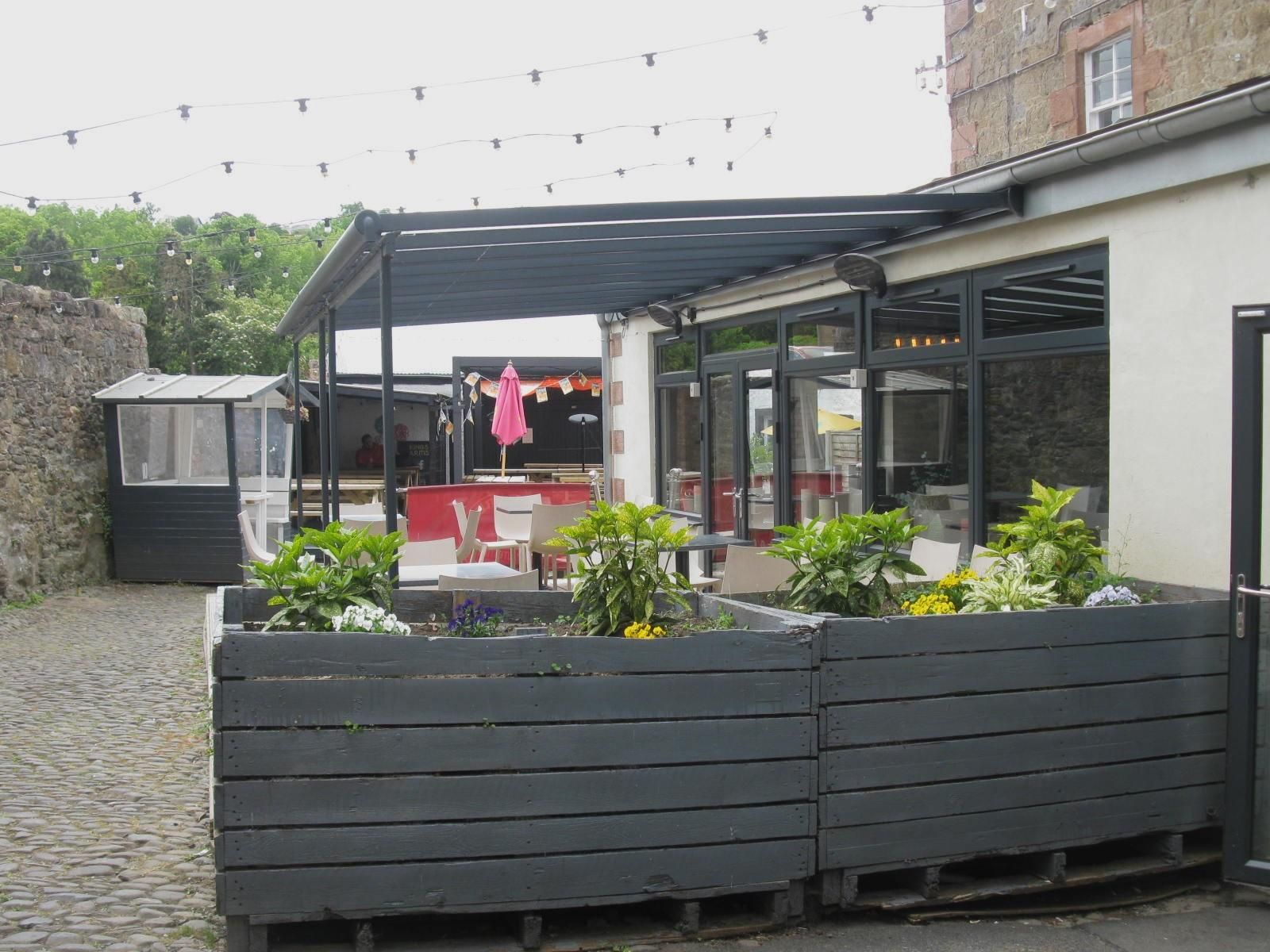(Pub, Garden). Published on 09-10-2023