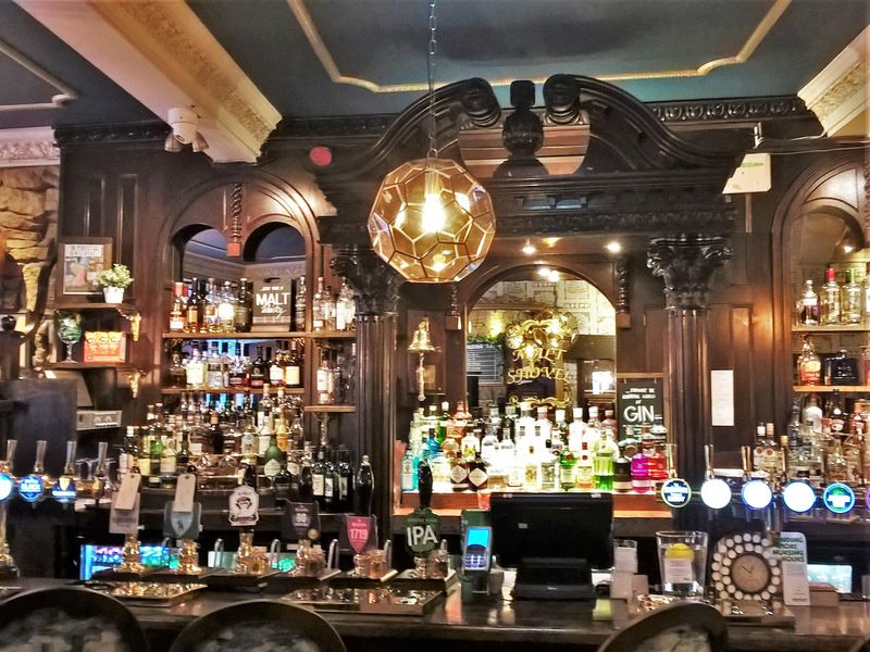 (Pub, Bar). Published on 14-10-2019