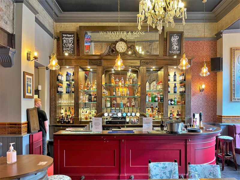 (Pub, Bar). Published on 05-09-2021 