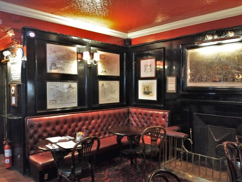 (Pub, Bar). Published on 27-05-2023