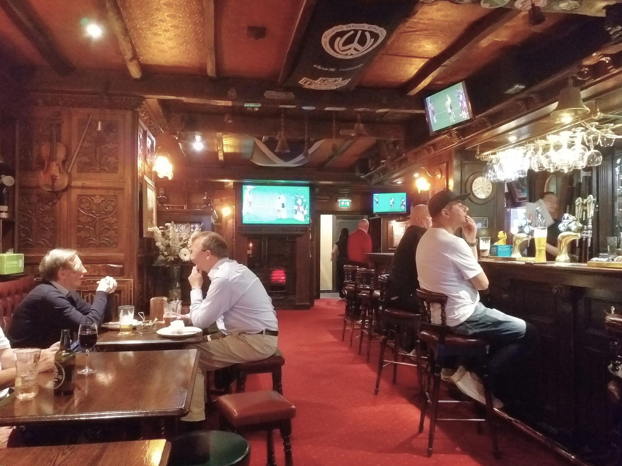 (Pub, Bar). Published on 18-03-2024