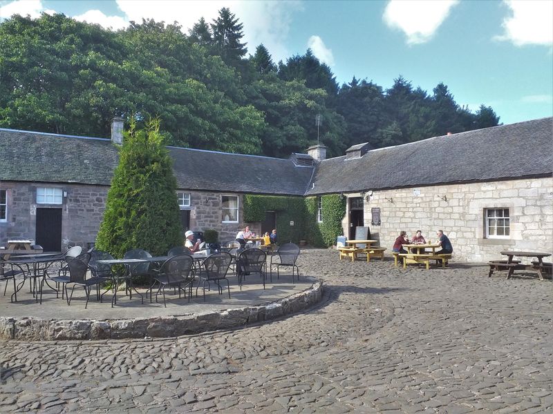 (Pub, Garden). Published on 28-09-2022