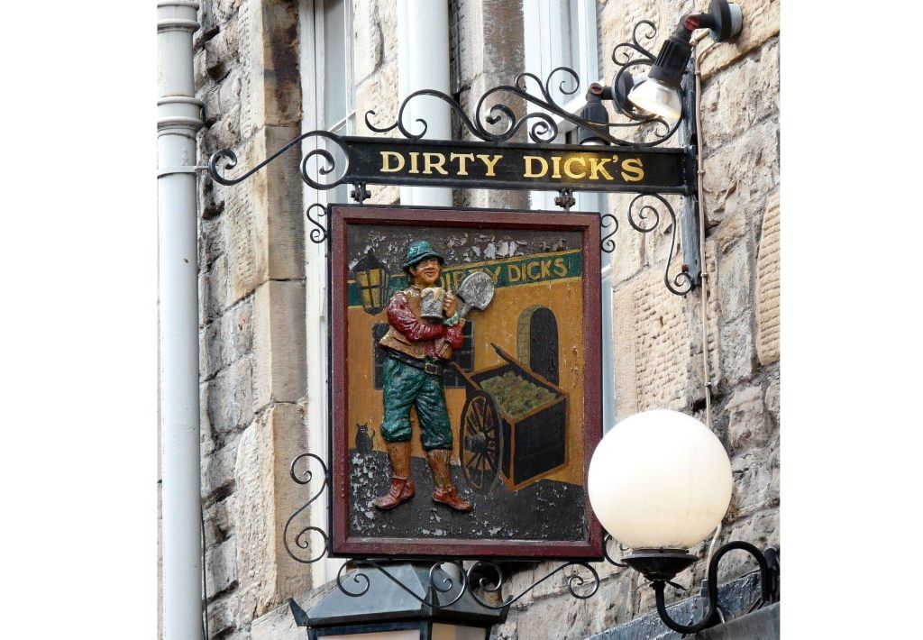 Sign for Dirty Dicks. (Pub, Sign). Published on 27-03-2014