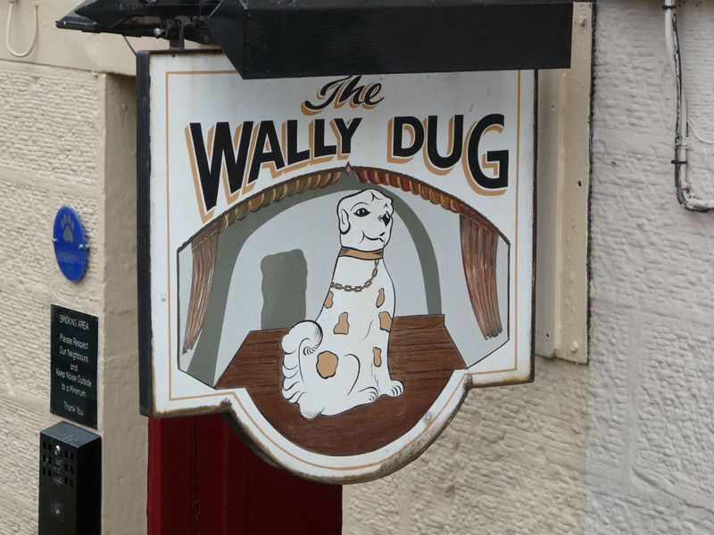 (Pub, Sign). Published on 10-11-2013 