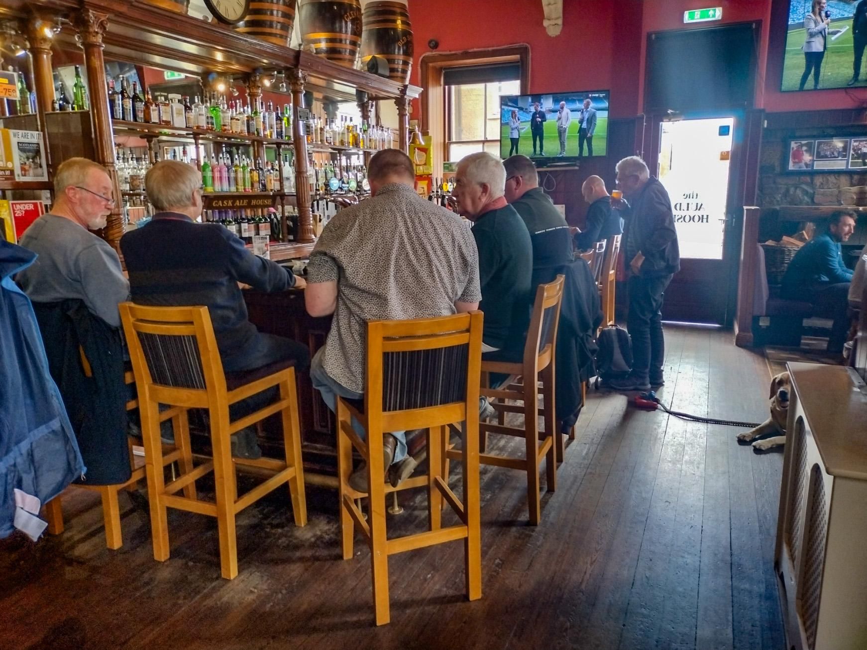 (Pub, Bar). Published on 18-03-2024