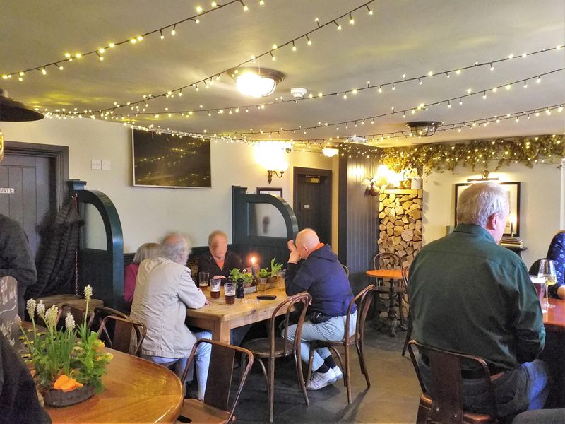 (Pub, Bar). Published on 28-05-2023