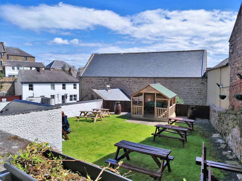(Pub, Garden). Published on 06-08-2023