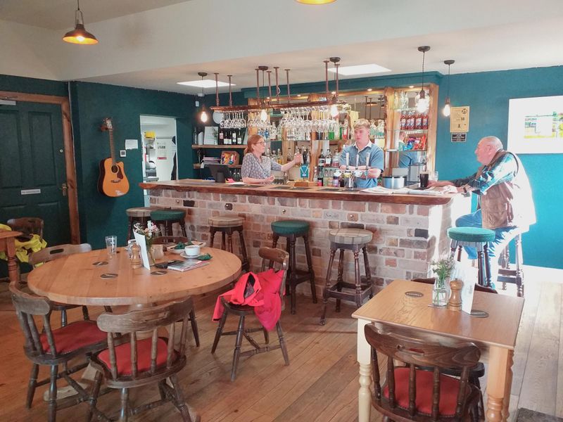 (Pub, Bar). Published on 31-10-2024 