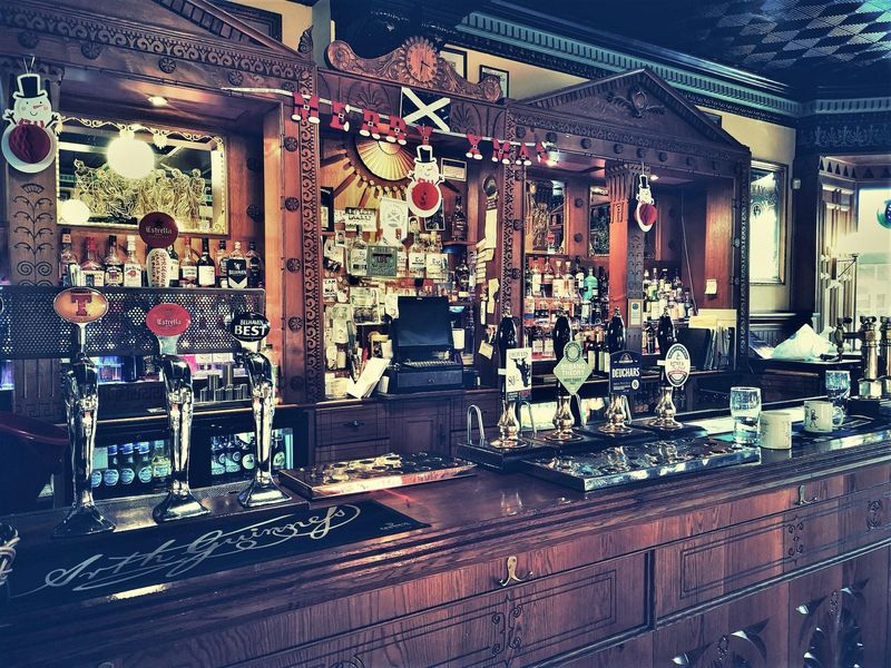 (Pub, Bar). Published on 19-12-2019