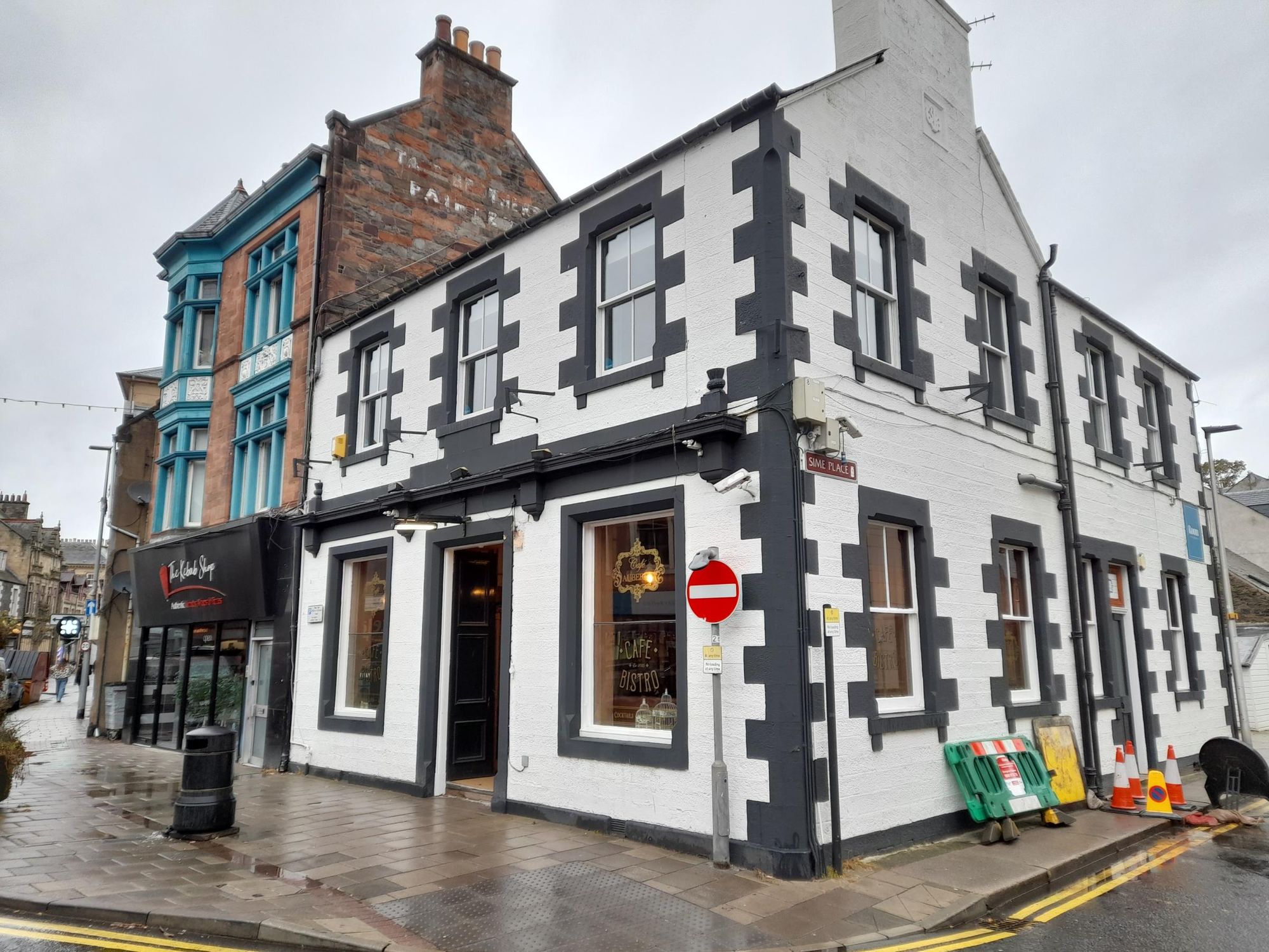 (Pub, External, Key). Published on 28-10-2025