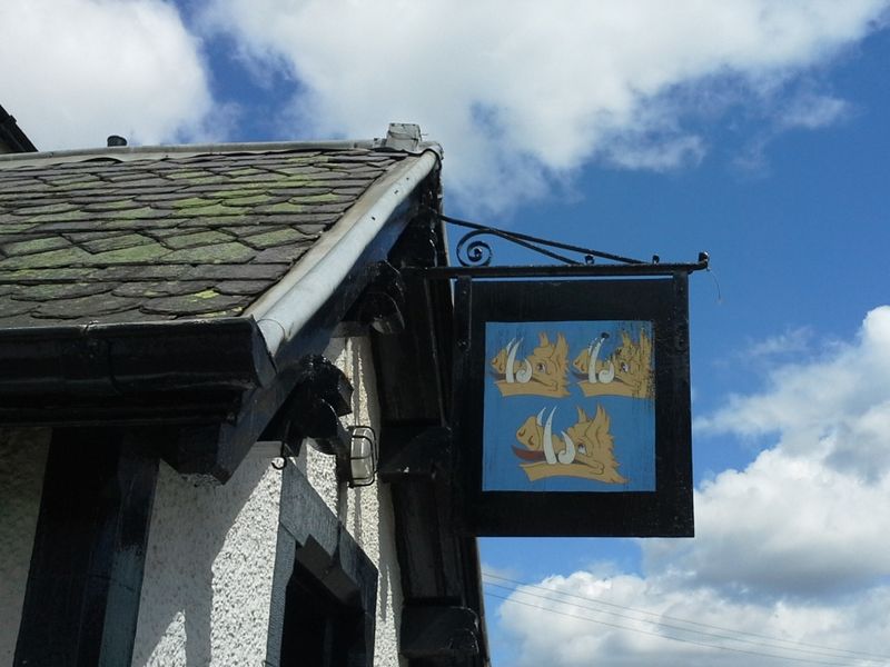 (Pub, Sign). Published on 04-11-2015