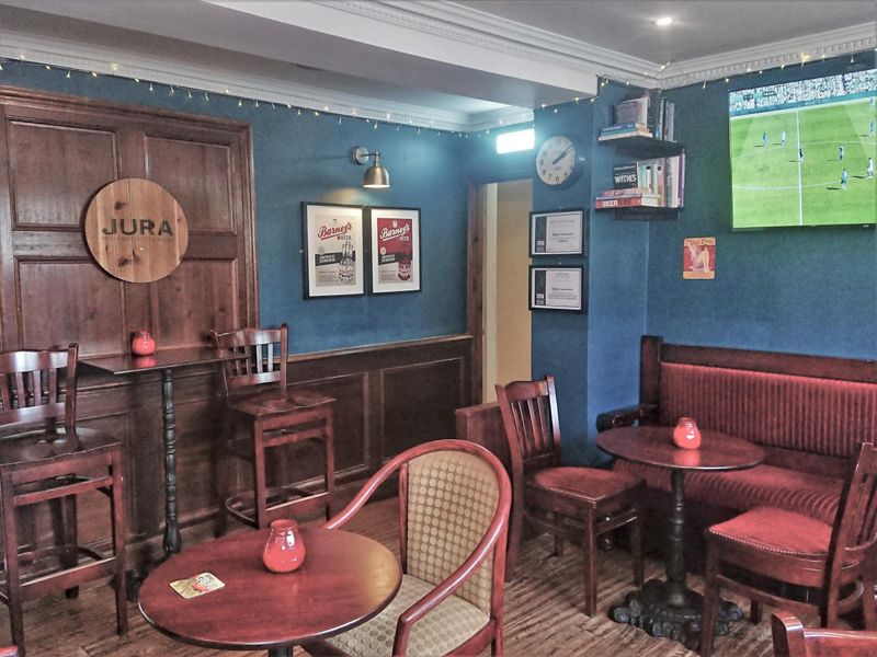 (Pub, Bar). Published on 09-09-2020 