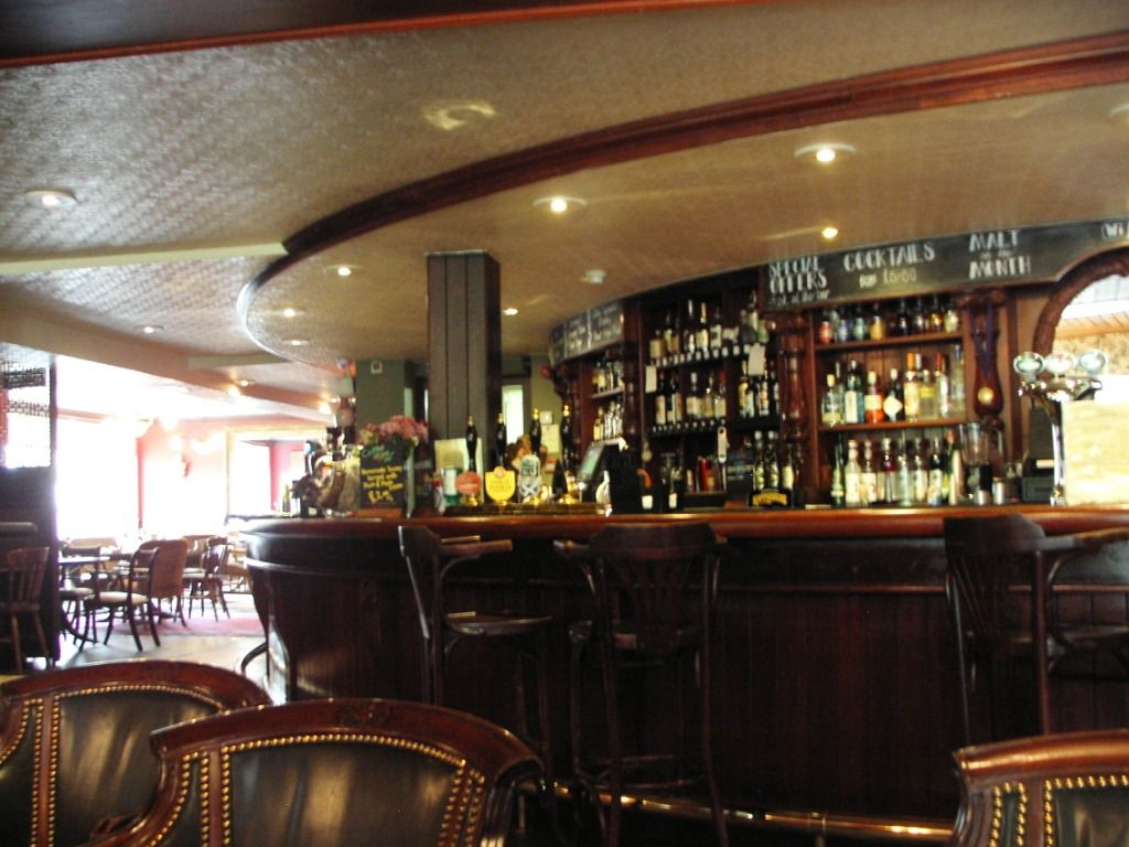 (Pub, Bar). Published on 04-11-2015