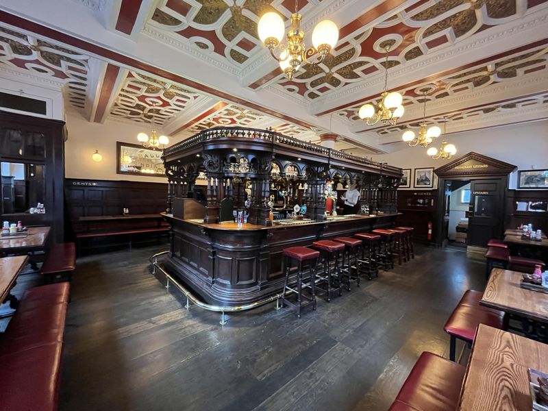 (Pub, Bar). Published on 29-10-2025 