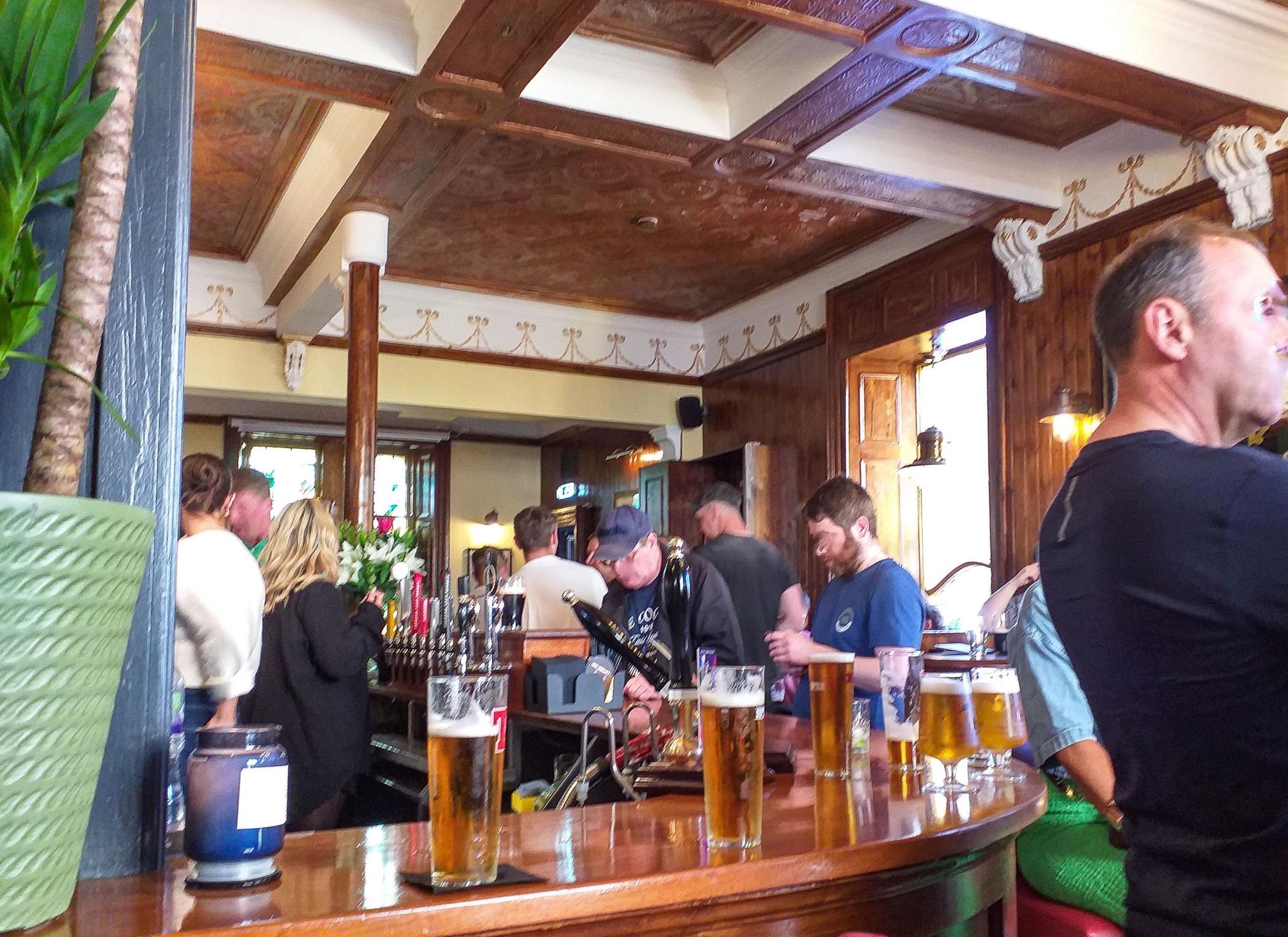 (Pub, Bar). Published on 18-05-2025