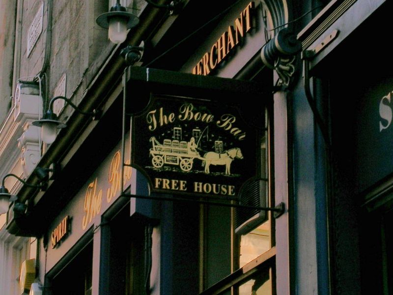 Bow Bar sign. (Pub, Sign). Published on 31-07-2014