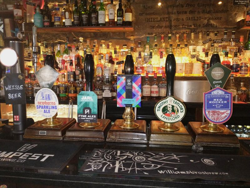 (Pub, Bar). Published on 09-10-2023