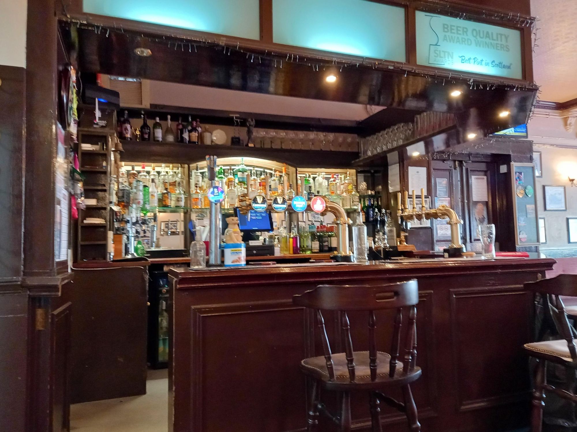 (Pub, Bar). Published on 09-10-2023