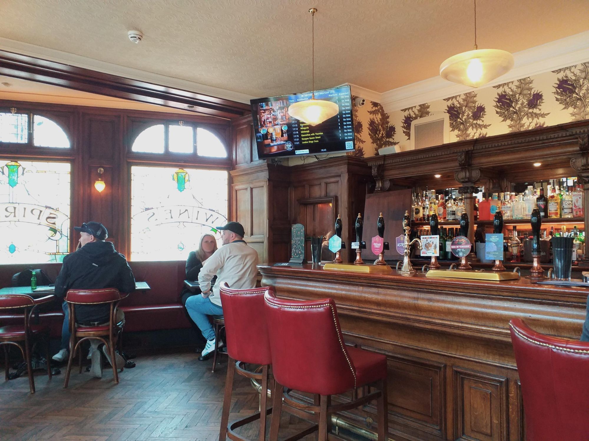 (Pub, Bar). Published on 09-10-2023