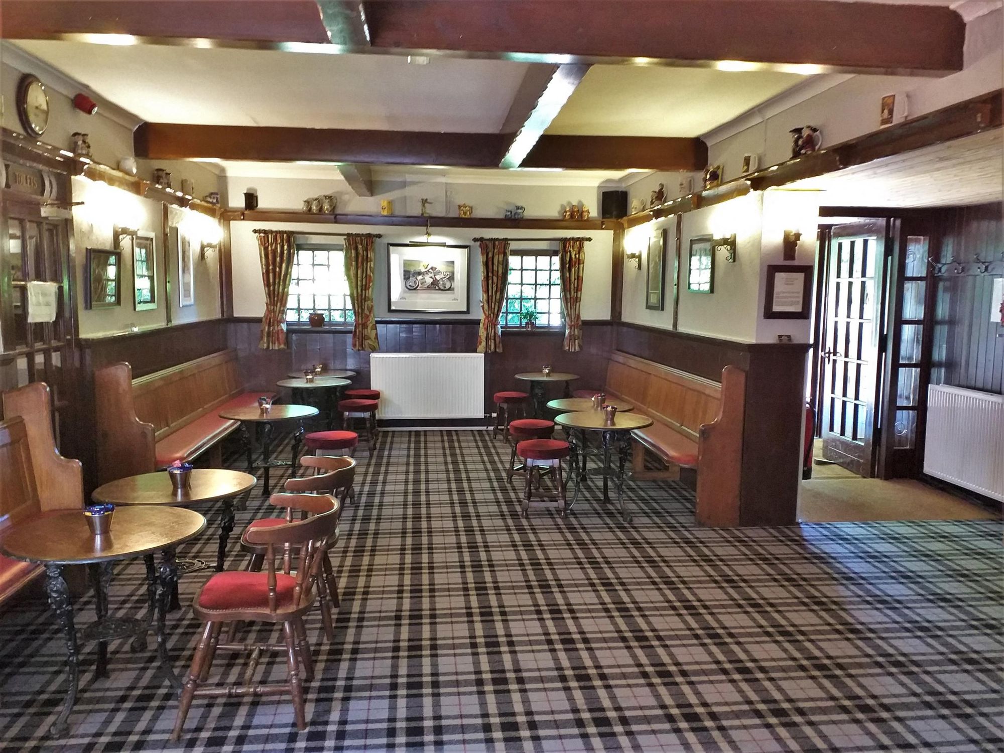 (Pub, Bar). Published on 06-09-2021