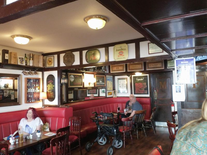 (Pub, Bar). Published on 12-01-2024