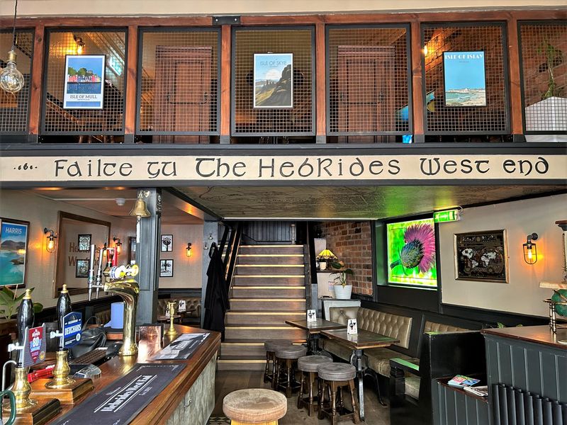 (Pub, Bar). Published on 06-08-2023