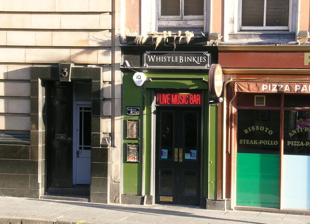 Whistle Binkies entrance from South Bridge. (Pub, External). Published on 07-12-2013