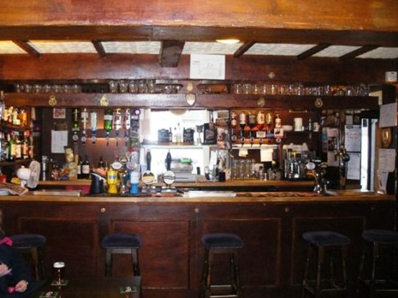 (Pub, Bar). Published on 08-06-2015