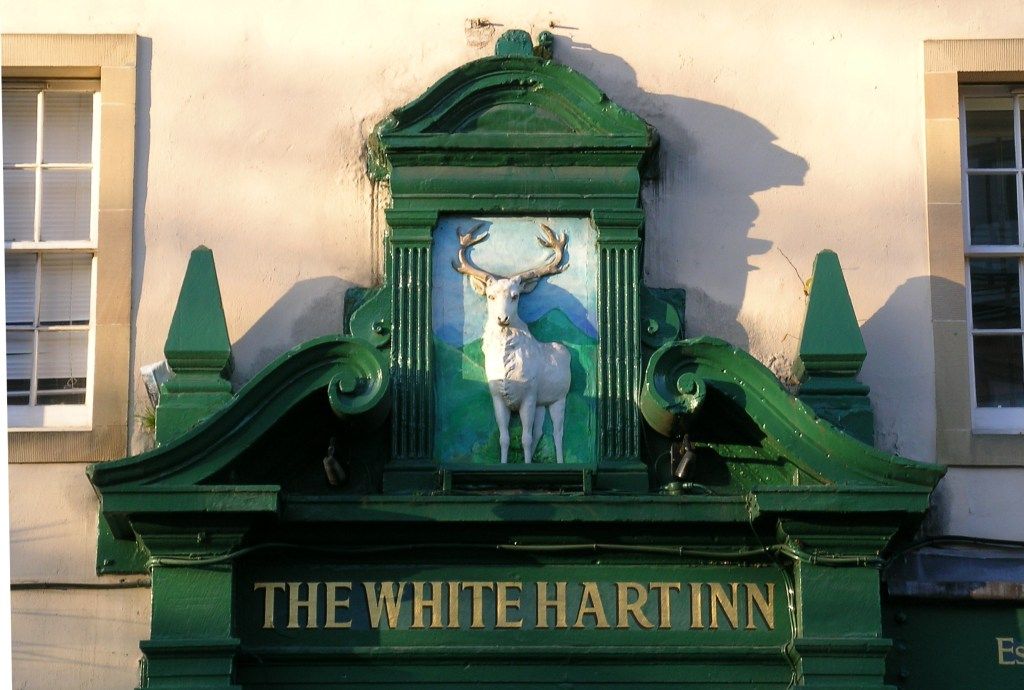 The white hart above the door. (Pub, Sign). Published on 07-11-2013