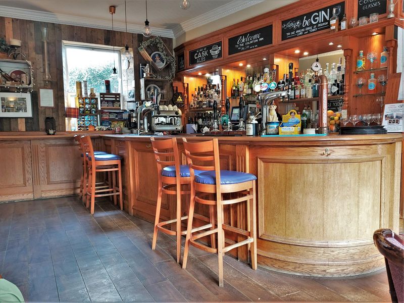 (Pub, Bar). Published on 10-04-2023