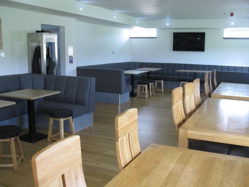(Pub, Bar). Published on 03-11-2023 