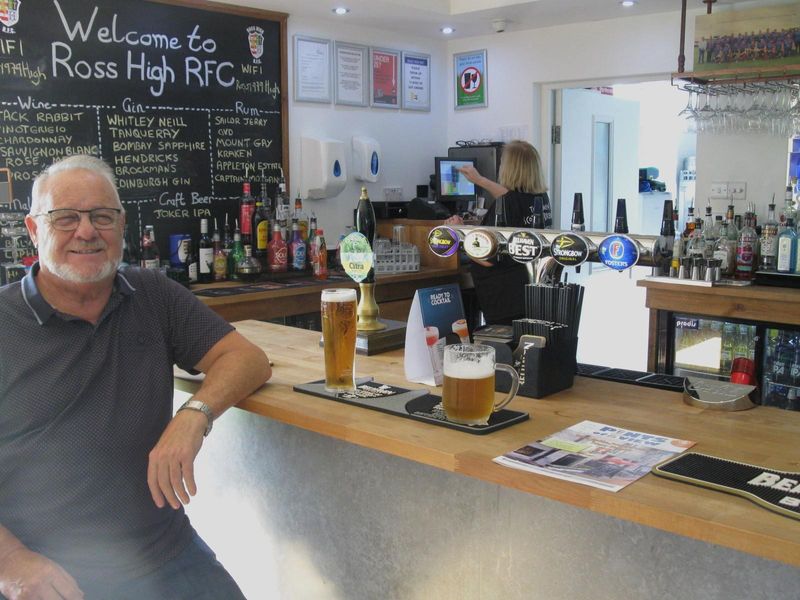(Pub, Bar, Customers). Published on 03-11-2023 