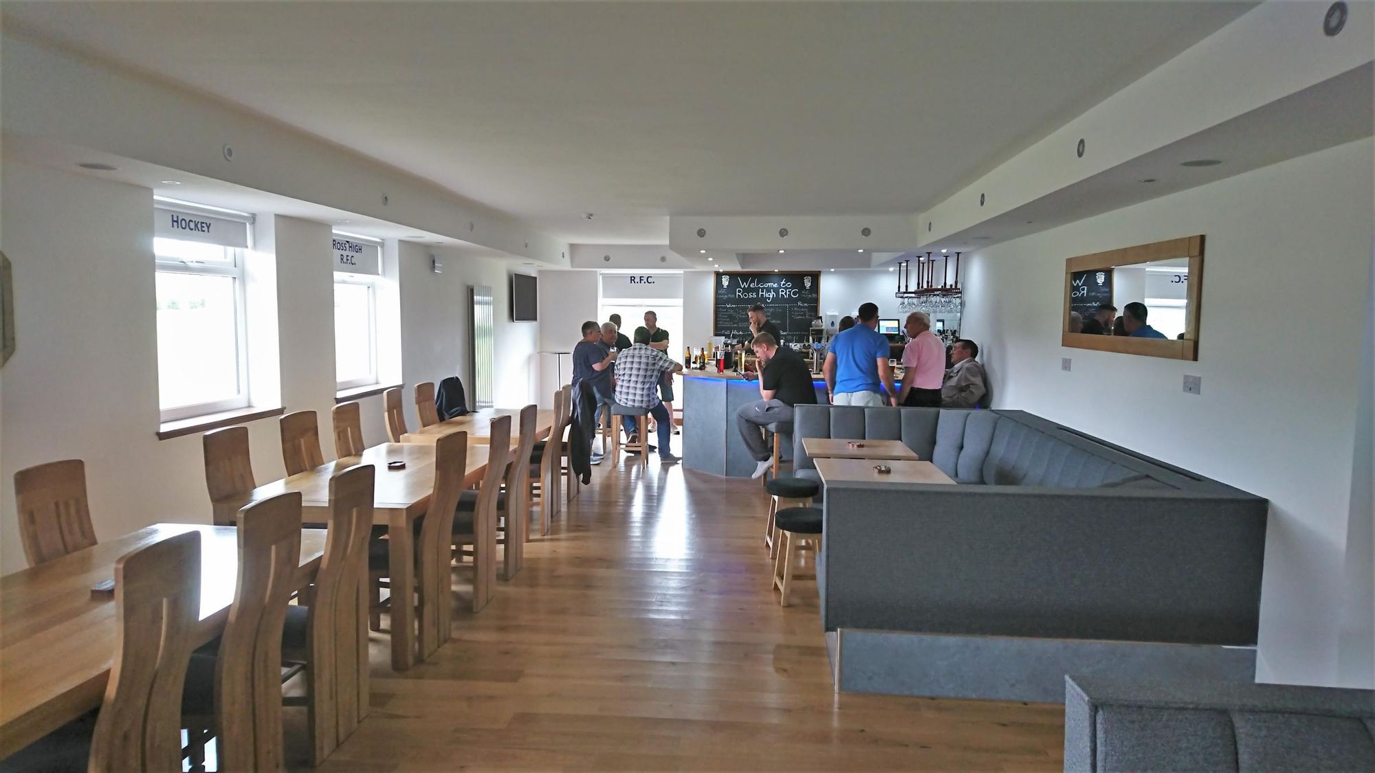 (Pub, Bar). Published on 04-11-2018