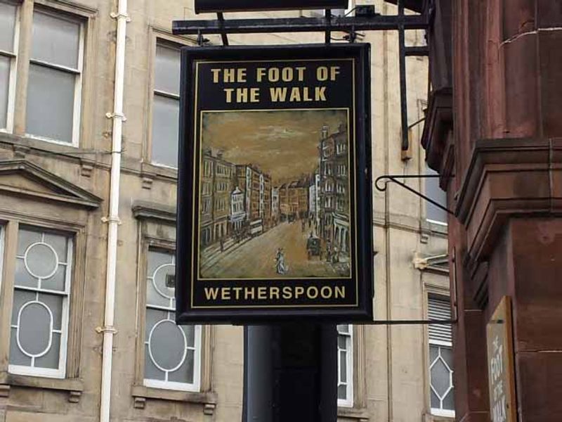 (Pub, Sign). Published on 13-10-2014 