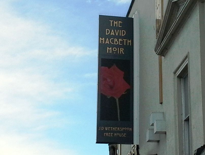 (Pub, Sign). Published on 12-04-2015