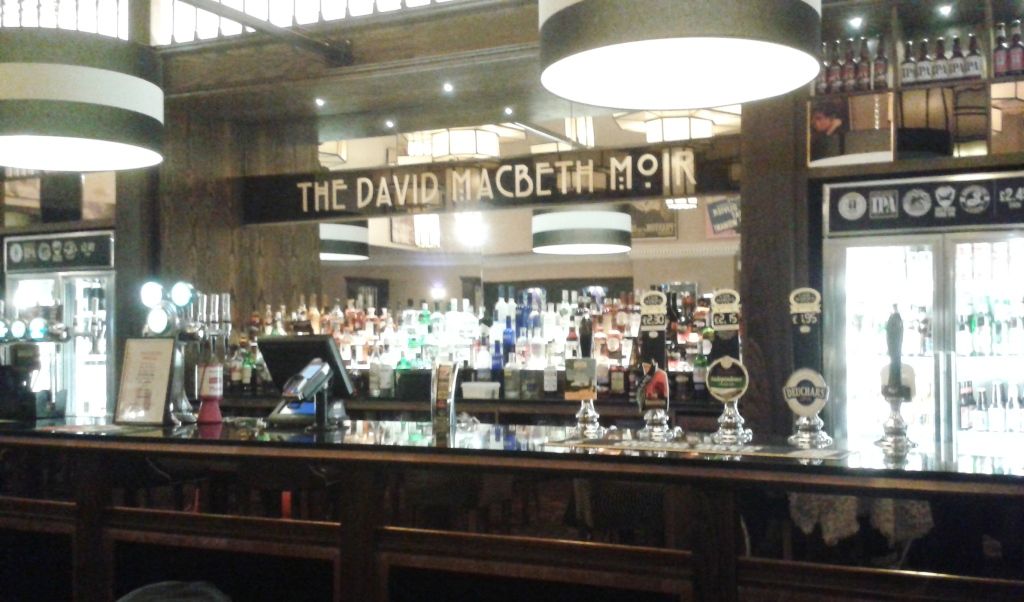 (Pub, Bar). Published on 12-04-2015