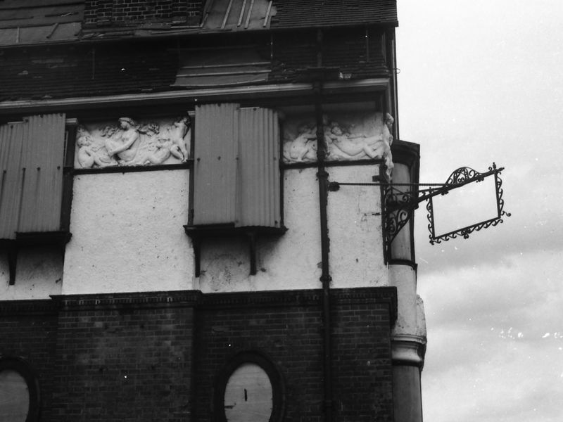 Gallions Hotel London E16 taken in 1986.. (Pub, External). Published on 09-01-2019