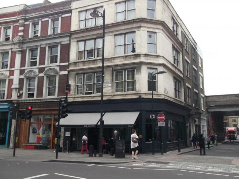 Dragon London E1 taken June 2014. (Pub, External). Published on 08-08-2014