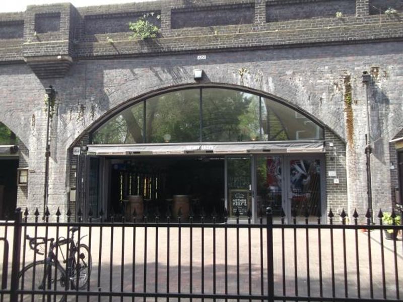 Mother Kellys London E2 tken May 2016. (Pub). Published on 10-05-2016
