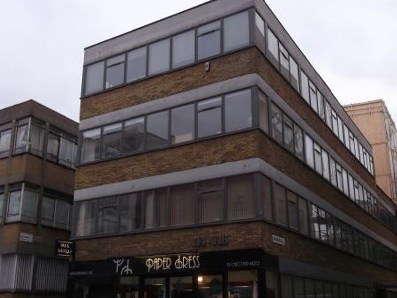 Paper Dress London EC2 taken Oct 2014. (Pub, External). Published on 17-11-2014 
