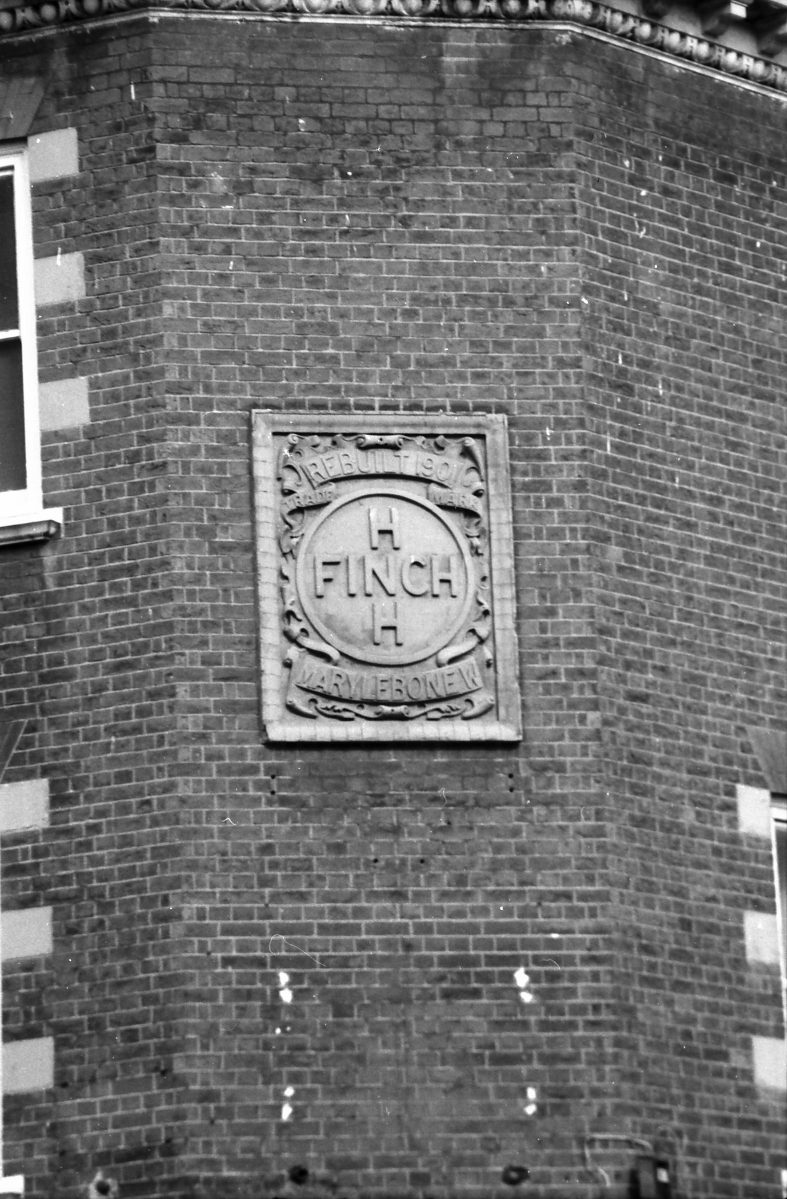 George London EC1 in Aug 1986.. (Sign). Published on 07-02-2019