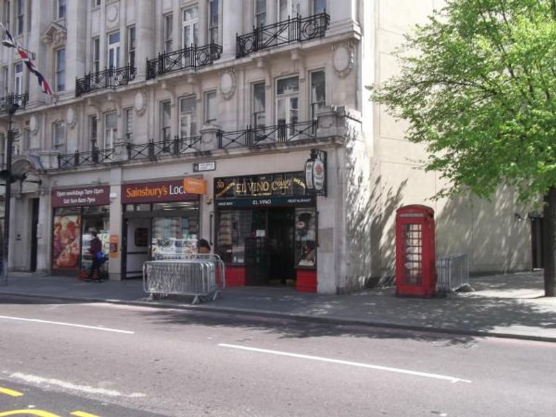 El Vino's New Bridge St London EC4 taken May 2016. (Pub). Published on 19-05-2016