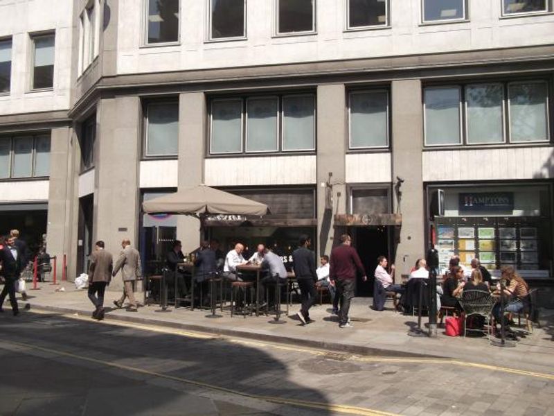 Core Bar London EC4 taken May 2016. (Pub). Published on 19-05-2016