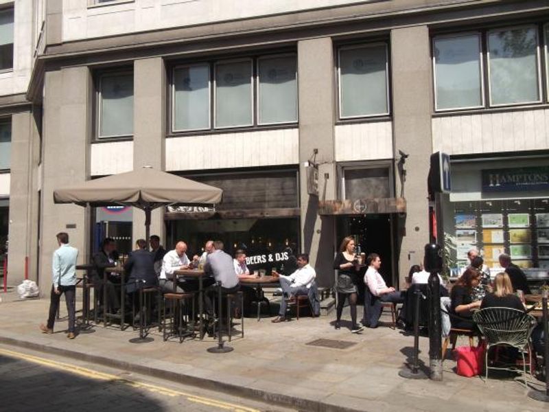 Core Bar London EC4 taken May 2016. (Pub). Published on 19-05-2016